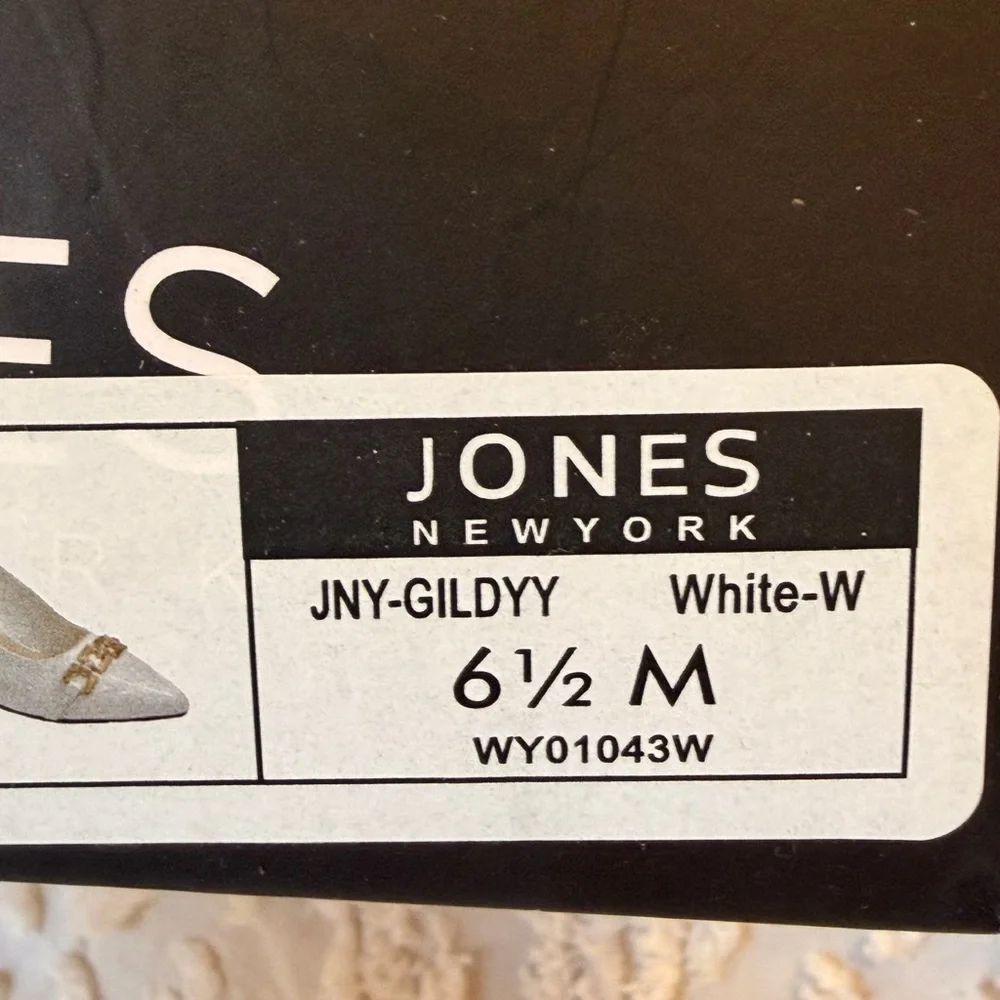 White Women's Slingback Pointed-Toe Heels with Gold Accent #538